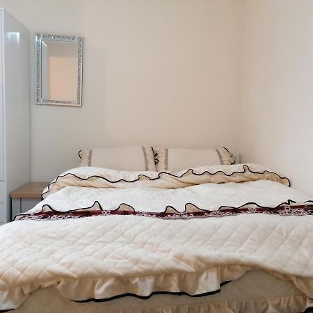 Self-Contained Studio Flat Bathrooms Kitchens Upgrade Locations To City Centre 15 Minutes Walking Distance Nottingham Universities Queen Hospitals City Hospitals Ngoại thất bức ảnh