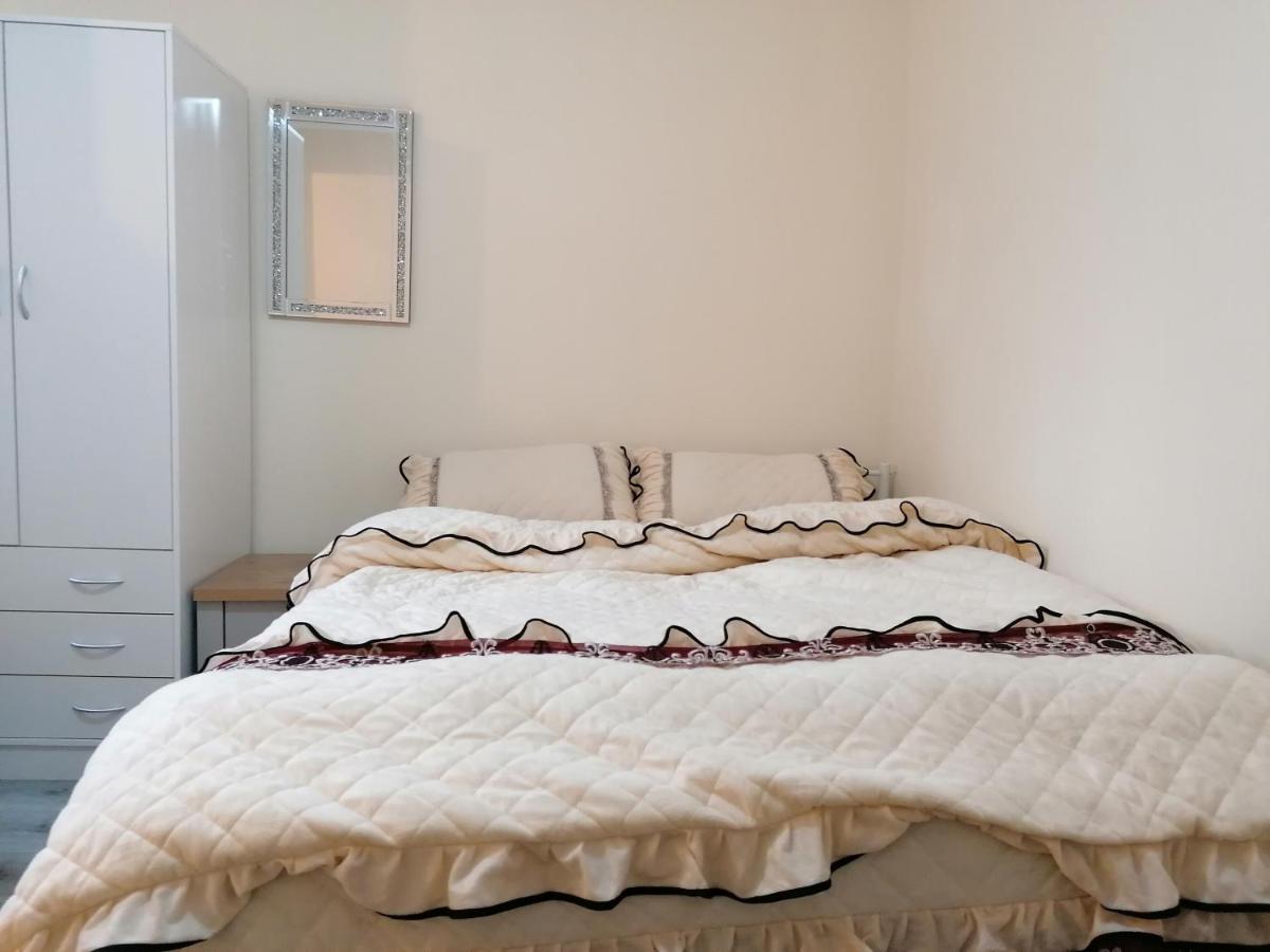 Self-Contained Studio Flat Bathrooms Kitchens Upgrade Locations To City Centre 15 Minutes Walking Distance Nottingham Universities Queen Hospitals City Hospitals Ngoại thất bức ảnh