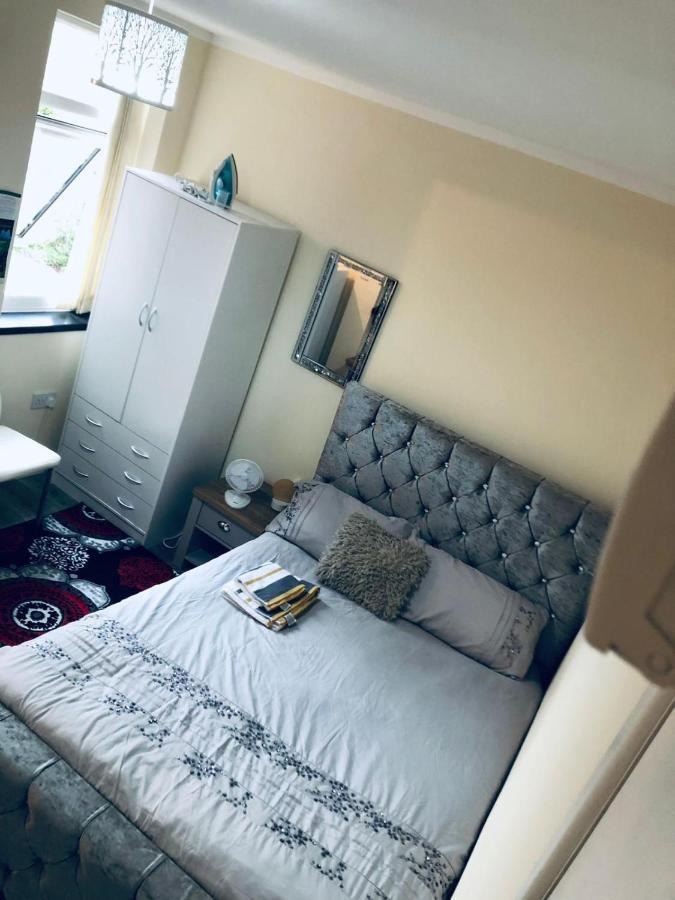 Self-Contained Studio Flat Bathrooms Kitchens Upgrade Locations To City Centre 15 Minutes Walking Distance Nottingham Universities Queen Hospitals City Hospitals Ngoại thất bức ảnh